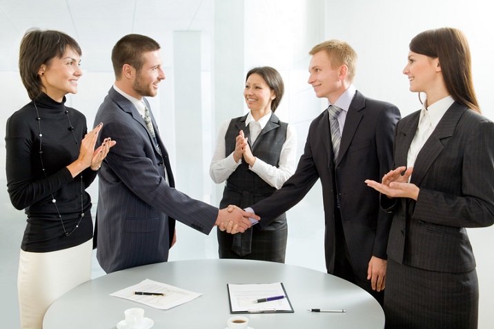 Mastering Professional Interactions: The Importance of Business Etiquette Classes